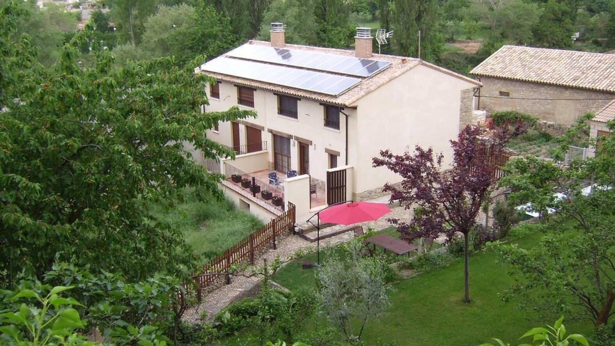 Biel Apartment | Apartment 'La Encina' with Mountain View, Shared Garden and Wi-Fi