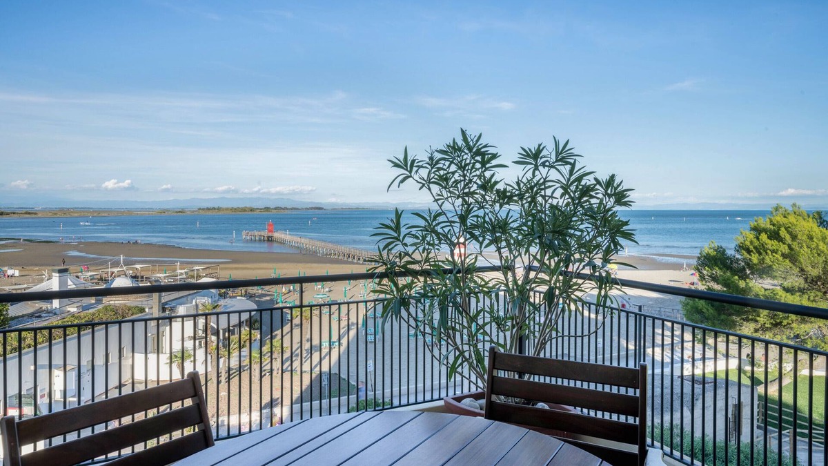 Lignano Sabbiadoro Apartment | Apartment "La Terrazza Sul Faro" with Sea View, Balcony and Wi-Fi