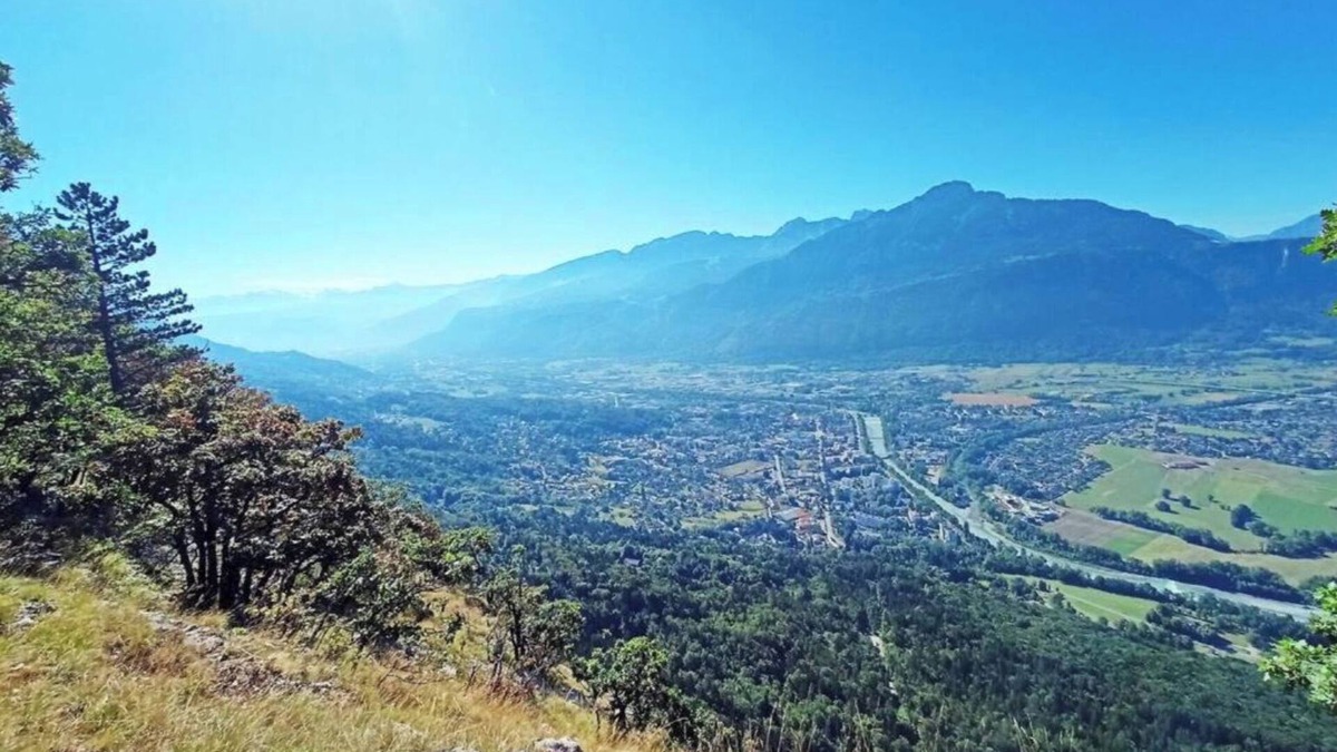 Bonneville Apartment | Apartment 'La Lisière T2' with Mountain View, Shared Garden and Wi-Fi