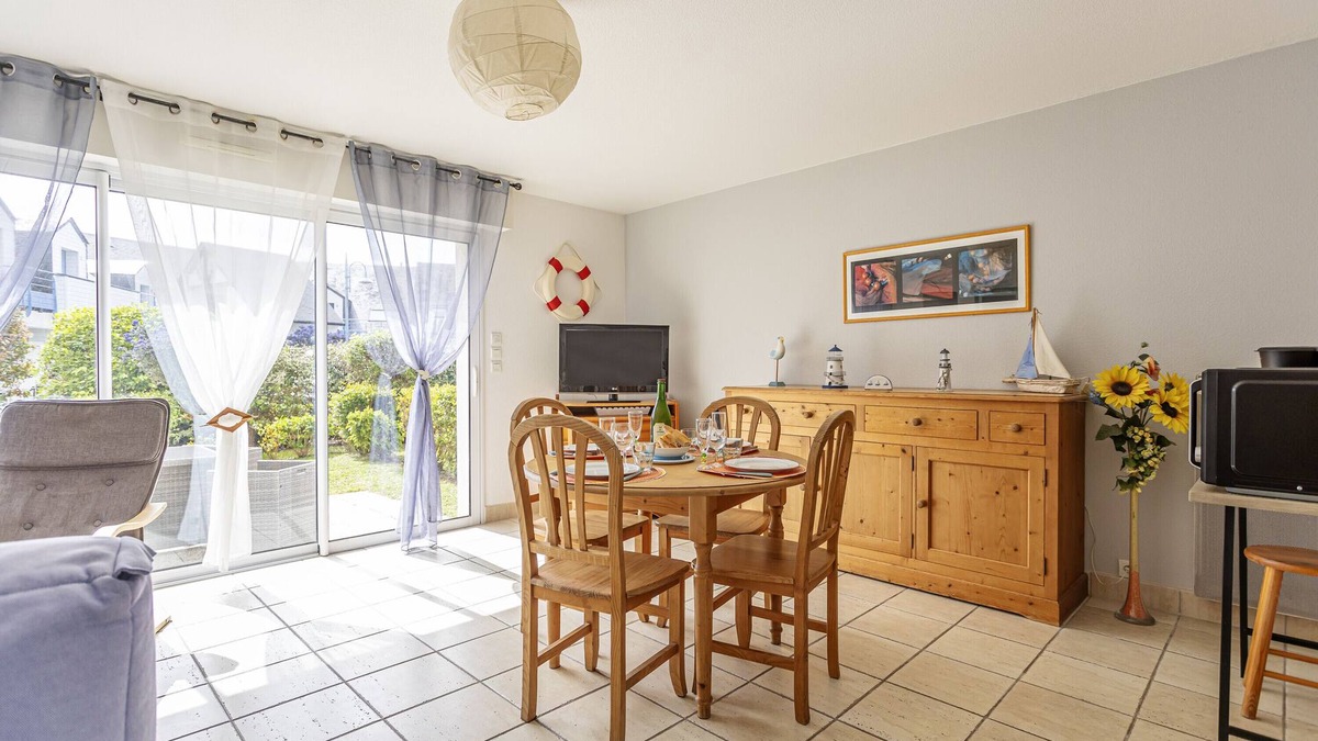 Saint-Philibert Apartment | Apartment 'La Mouette St Philibert 3 Étoiles' with Private Terrace, Private Garden and Wi-Fi