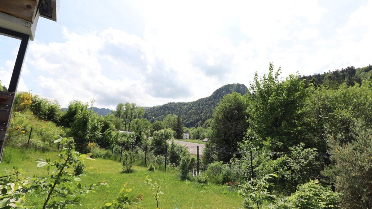 Mont-Dore Apartment | Apartment 'La Montille' with Mountain View and Wi-Fi