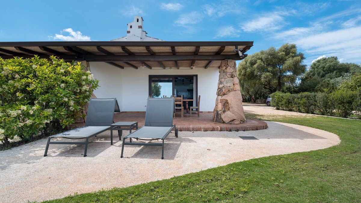 Orosei Apartment | Apartment 'La Vela A' with Sea View, Wi-Fi and Air Conditioning