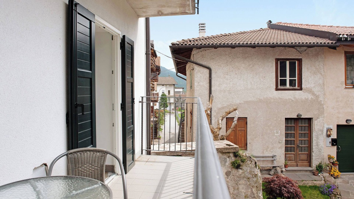 Baselga di Pine Apartment | Apartment 'Lago di Serraia' with Mountain View, Balcony & Wi-Fi