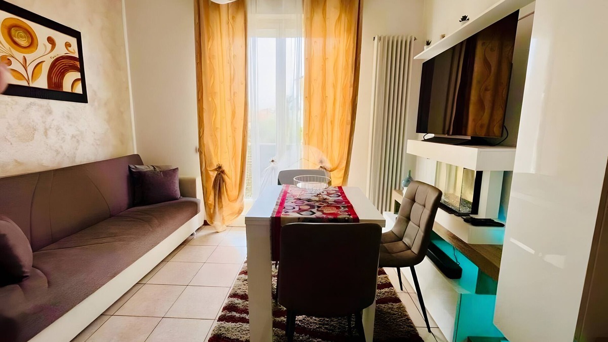 Marina Centro Apartment | Apartment 'Lagomaggio' with Private Terrace, Wi-Fi and Air Conditioning