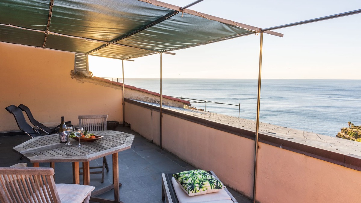 Manarola Apartment | Apartment Lambiccu by Arbaspàa, with sea view terrace, in Manarola