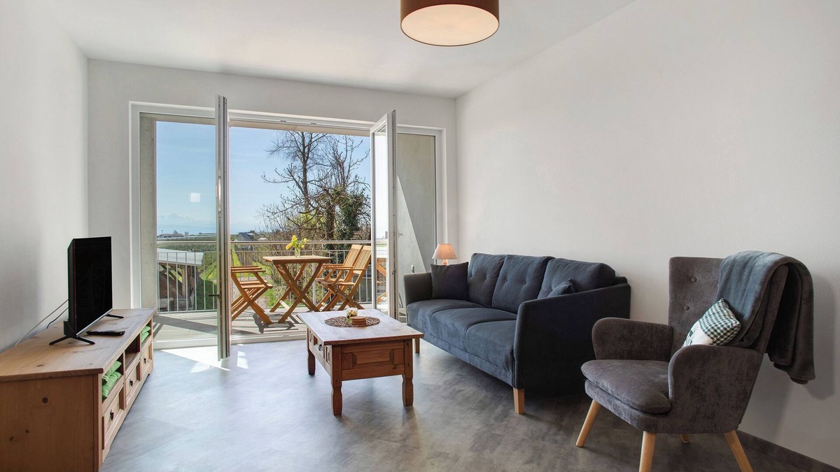 Waggershausen Apartment | Apartment 'Landglück Hof' with Lake View, Shared Garden and Wi-Fi