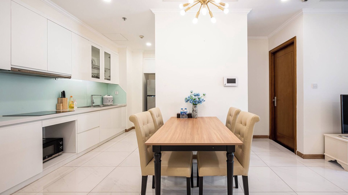 Hang Xanh Apartment | Apartment Landmark 81 by Urban Home
