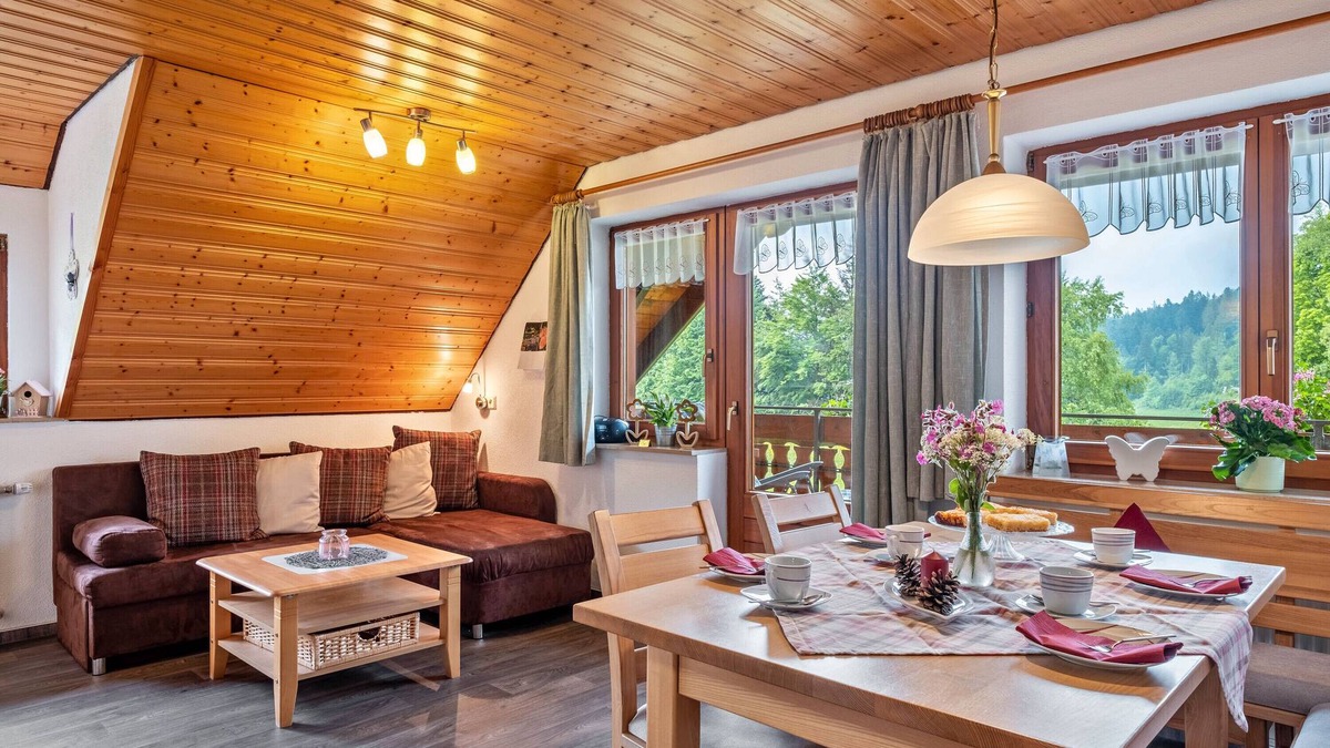 Sankt Maergen Apartment | Apartment 'Lavendel' with Mountain View, Shared Garden and Wi-Fi