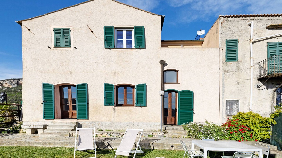 Finale Ligure Apartment | Apartment 'Le Case Del Sole - Il Rustico' with Sea View, Wi-Fi and Air Conditioning