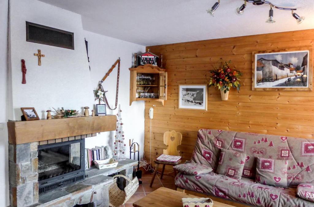 Le Tour Apartment | Apartment Le Plan des Reines by Interhome