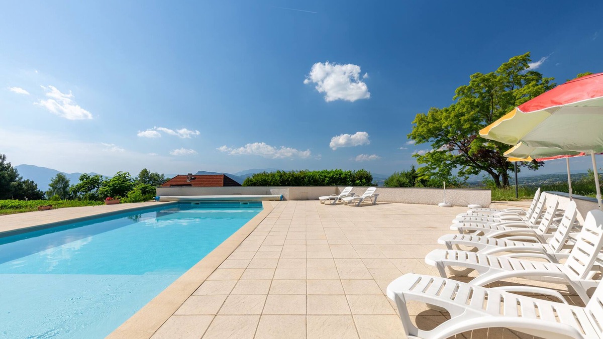 Trevignin Apartment | Apartment "le Revard", part of the chalet "Le Pré Charville" with mountain view and Wi-Fi