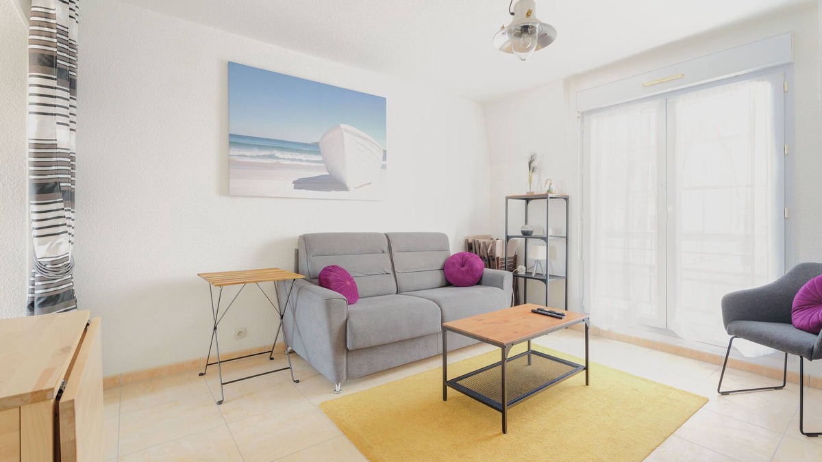 Saint-Martin de Brehal Apartment | Apartment 'Le Saint Martin' with Sea View, Balcony and Wi-Fi