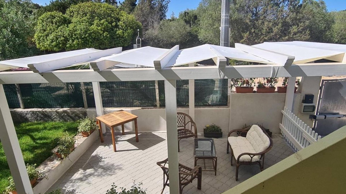 Sas Linnas Siccas Apartment | Apartment 'Le Vele' with Private Terrace, Private Garden and Wi-Fi
