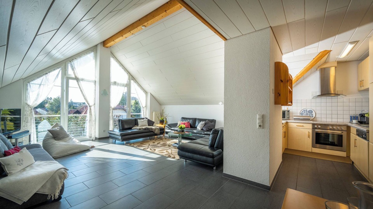 Schienen Apartment | Apartment “Lea” Near Lake Constance with Wi-Fi, Balcony, Terrace & Garden