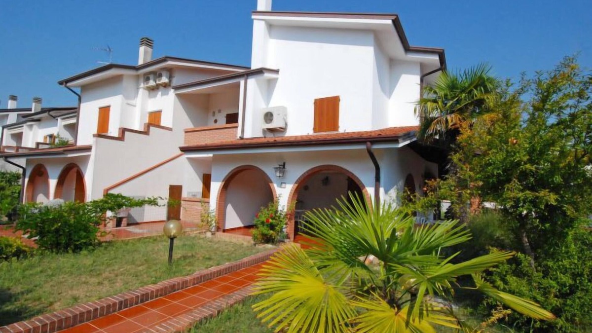 Eraclea Mare Apartment | Apartment Lecci by Interhome