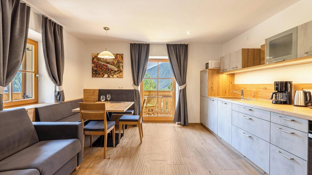 Valles Apartment | Apartment "Lechnerhof Wilde Kreuzspitze" Near the Ski Area with Mountain View and Wi-Fi
