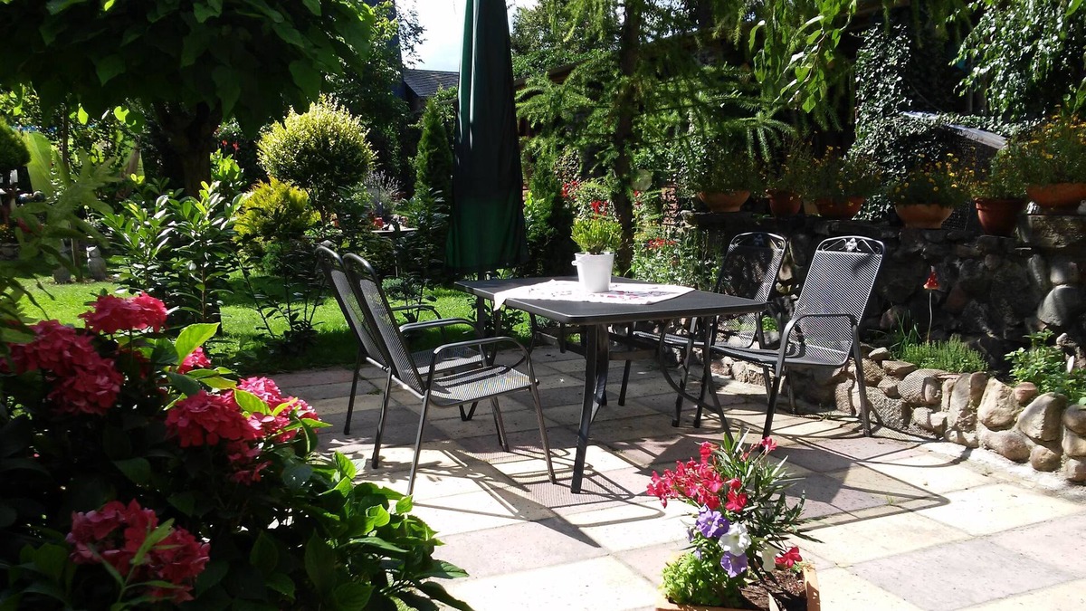 Leest Apartment | Apartment Leest No. 2, country style, sitting area + grill, former farm, by the lake, 85sqm