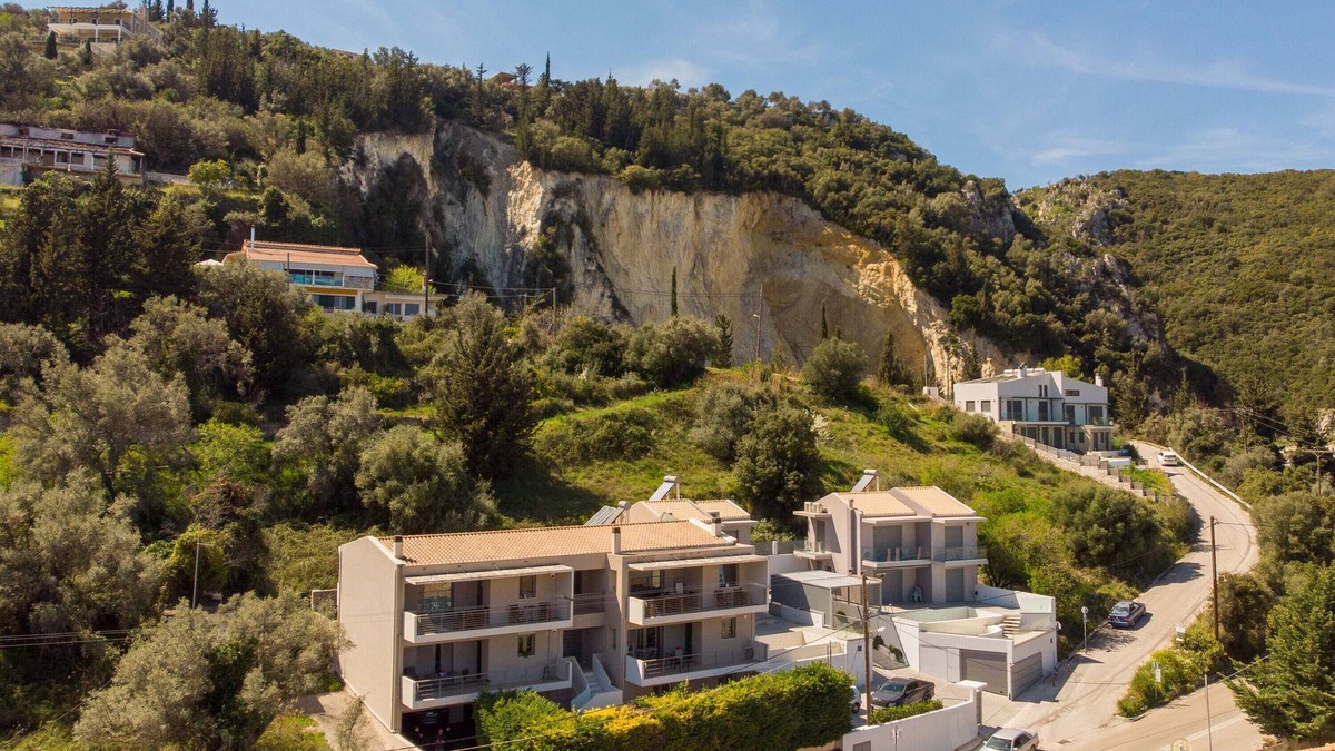 Apolpaina Apartment | Apartment 'Lefkadia's Bayview 2' with Sea View, Wi-Fi and Air Conditioning
