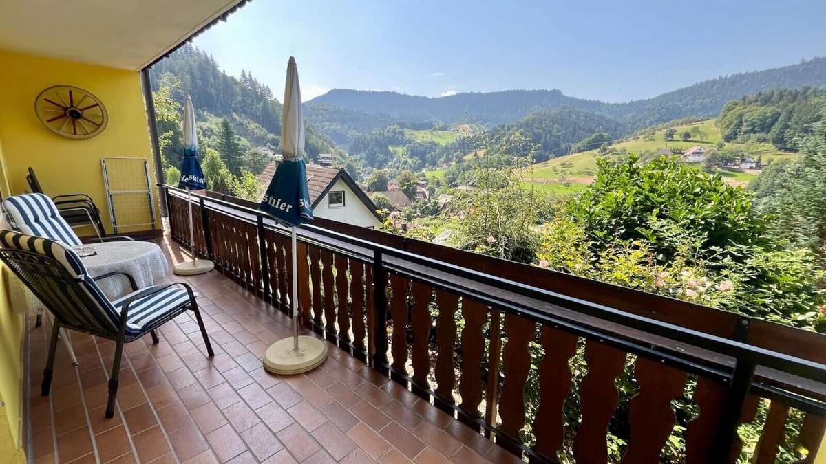 Loecherberg Apartment | Apartment 'Lehmann' with Mountain View, Balcony and Wi-Fi