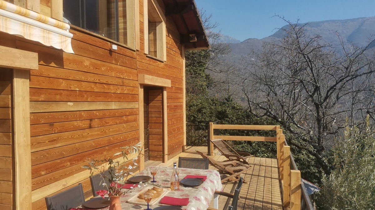 Belvedere Apartment | Apartment 'Les Grillons' with Mountain View, Shared Garden and Wi-Fi