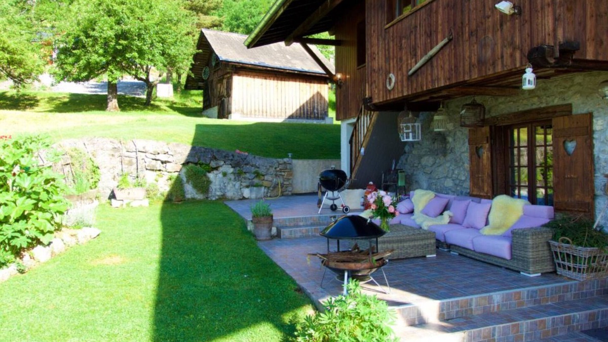 Saint-Ferreol Apartment | Apartment 'Les Lutins' with Mountain View, Shared Terrace and Wi-Fi
