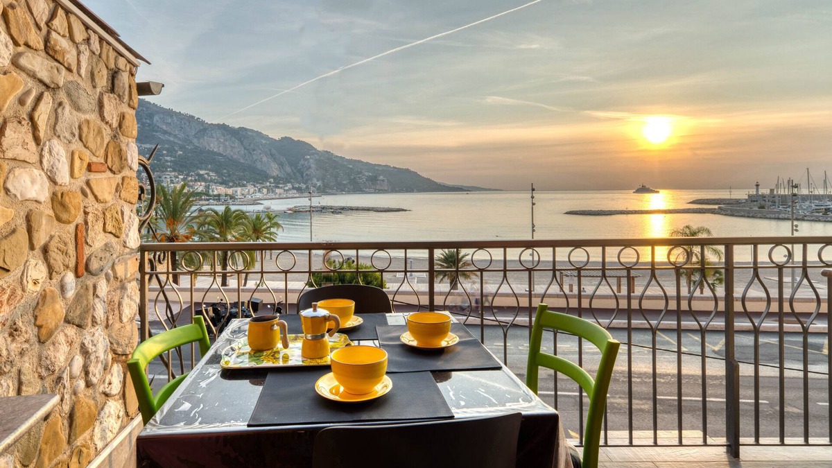 Menton Apartment | Apartment Les Sablettes Panoramic Sea View