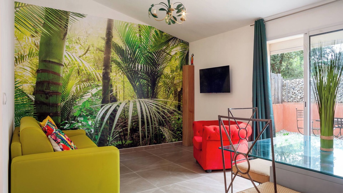 Ginasservis Apartment | Apartment "Les Salons du Bastier 2" with Private Terrace & Wi-Fi