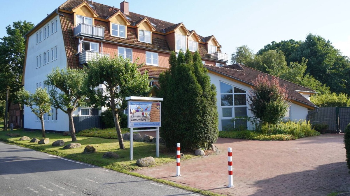 Ortsamt 2 Apartment | Apartment 'Leuchturm' with Private Terrace, Private Garden and Wi-Fi