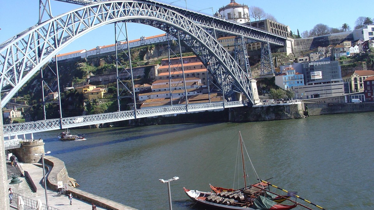 Sao Nicolau Apartment | Apartment Located at center Oporto UNESCO heritage area, in front of Wine Caves