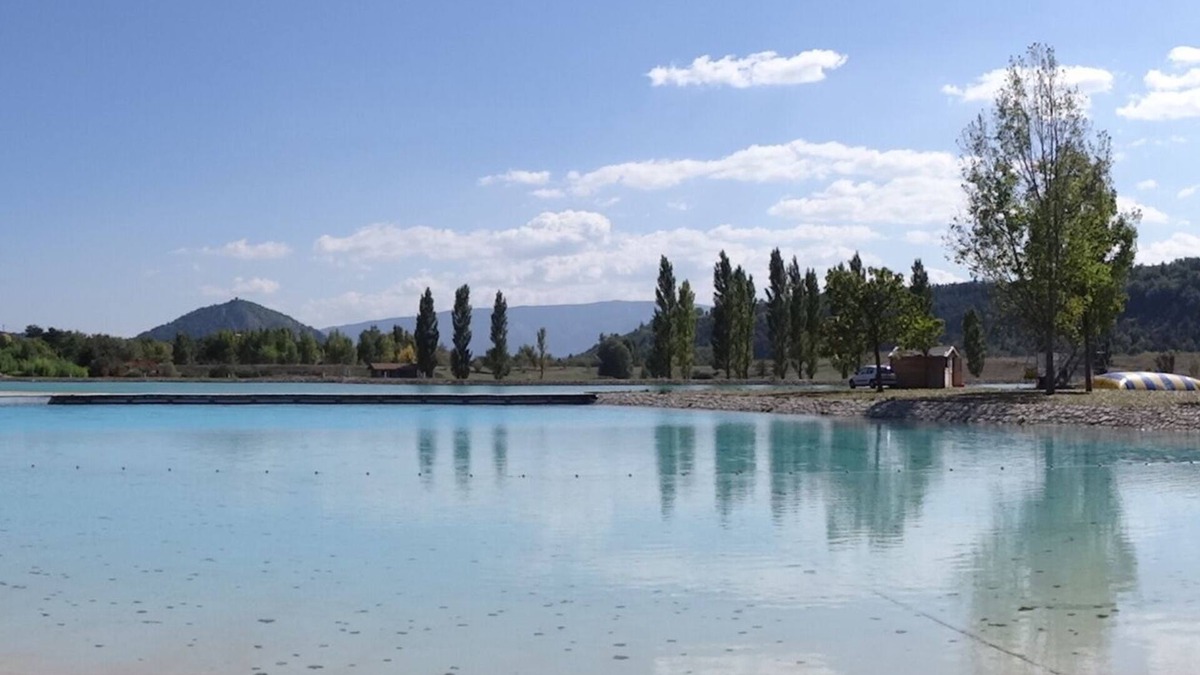 Serres Apartment | Apartment located between lake and mountains north of Sisteron