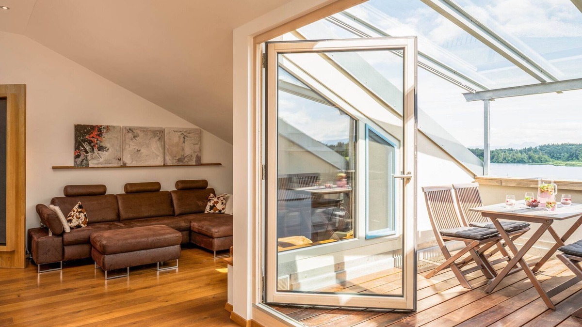 Pelham Apartment | Apartment "Loft 7" with Lake View, Shared Garden & Wi-Fi
