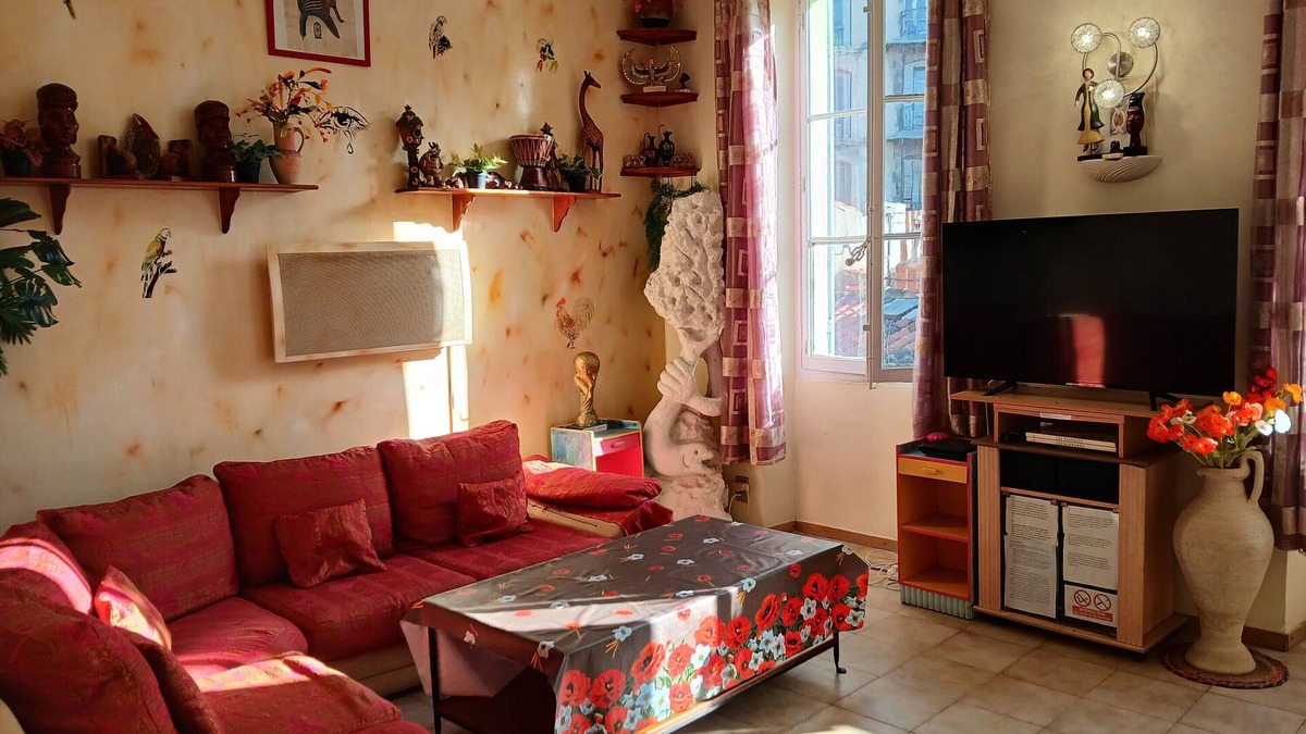 Noailles Apartment | Apartment 'Loft Americain Centre Ville' with Wi-Fi