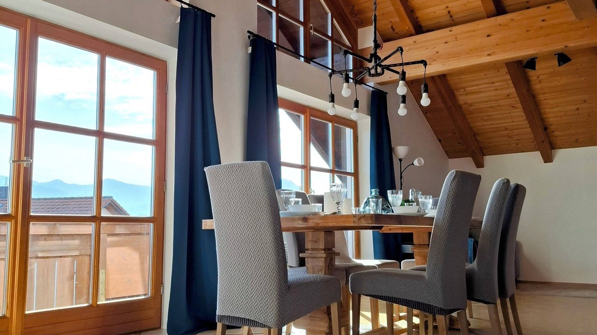 Raubling Apartment | Apartment Loft Bergpanorama 1 near Chiemsee in Chiemgau