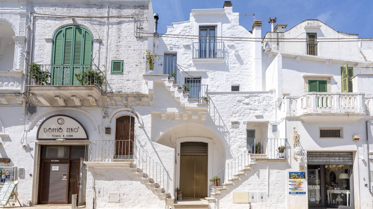 Old Town Cisternino Apartment | Apartment "Loft La Scala Del Borgo" with Wi-Fi and Air Conditioning