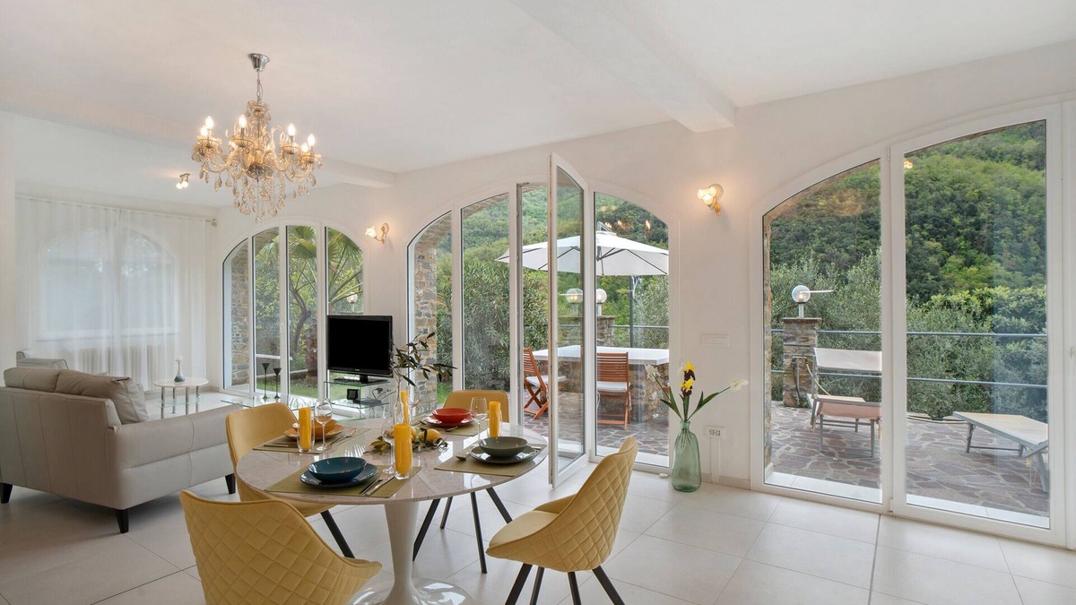 Casanova Lerrone Apartment | Apartment 'Loggia Oliveto' with Mountain View, Wi-Fi and Air Conditioning