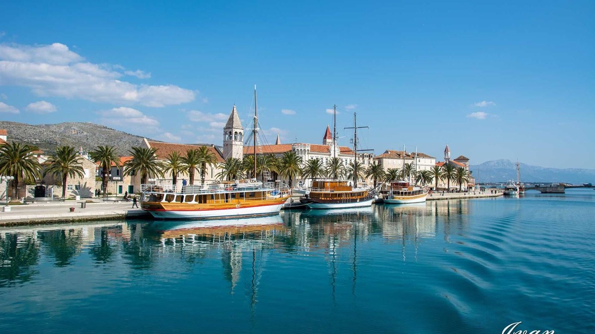 Trogir Apartment | Apartment Lorena with pool