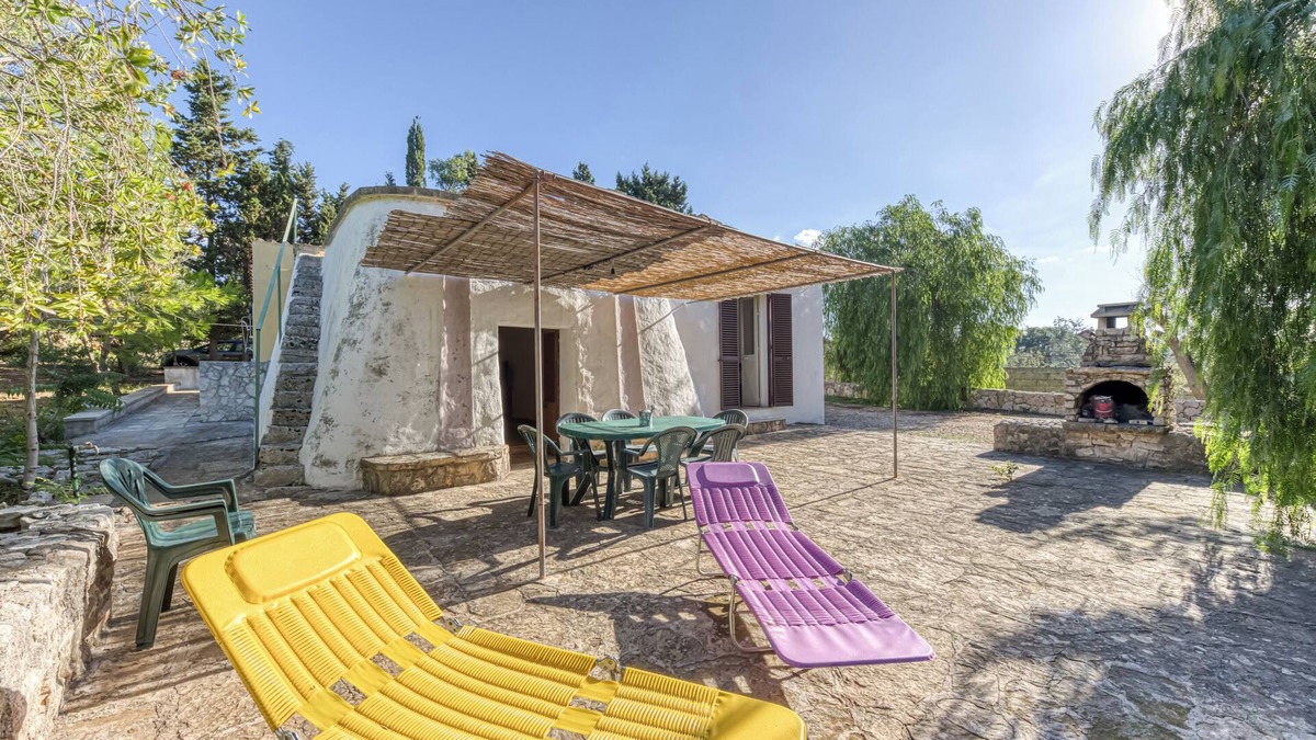 Lido Marini Apartment | Apartment 'Lucy' with Sea View, Private Garden and Wi-Fi