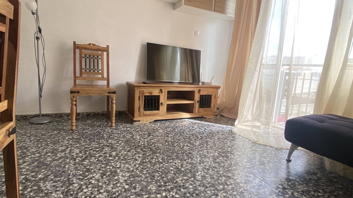 Port de Sagunt Apartment | Apartment 'Luis Cendoya' with Balcony, Wi-Fi and Air Conditioning