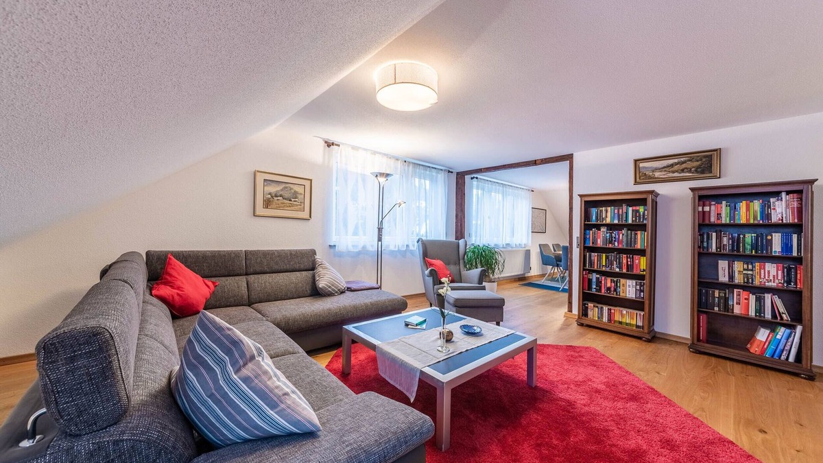 Wahlwies Apartment | Apartment LUSH for 4 adults & children with gin distillery near the lake