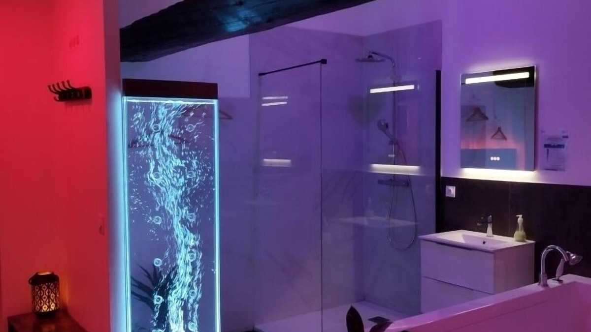 Mezy-sur-Seine Apartment | Apartment-Luxury-Ensuite with Bath-Le Nid Douillet