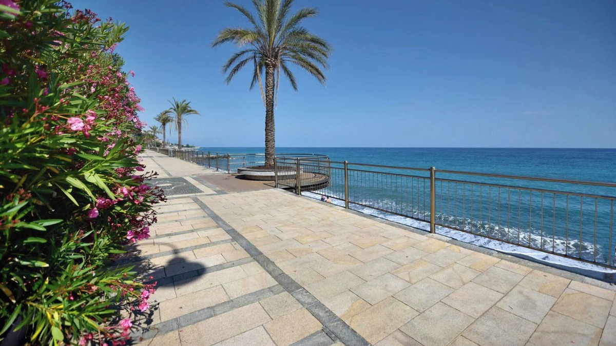 Cogoleto Apartment | Apartment 'Luxury Golf' with Mountain View, Private Terrace and Wi-Fi