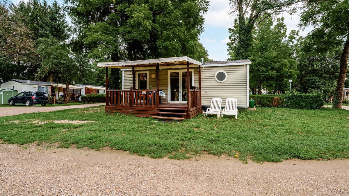 Boofzheim Apartment | Apartment 'Lydia's Mobile Home' with Shared Pool, Private Terrace and Private Garden