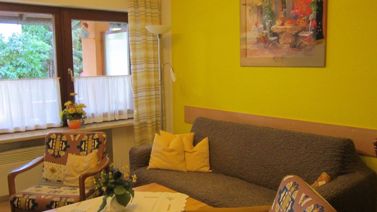 Wasserburg Apartment | Apartment 'Müller Dietrich' with Private Terrace and Shared Garden