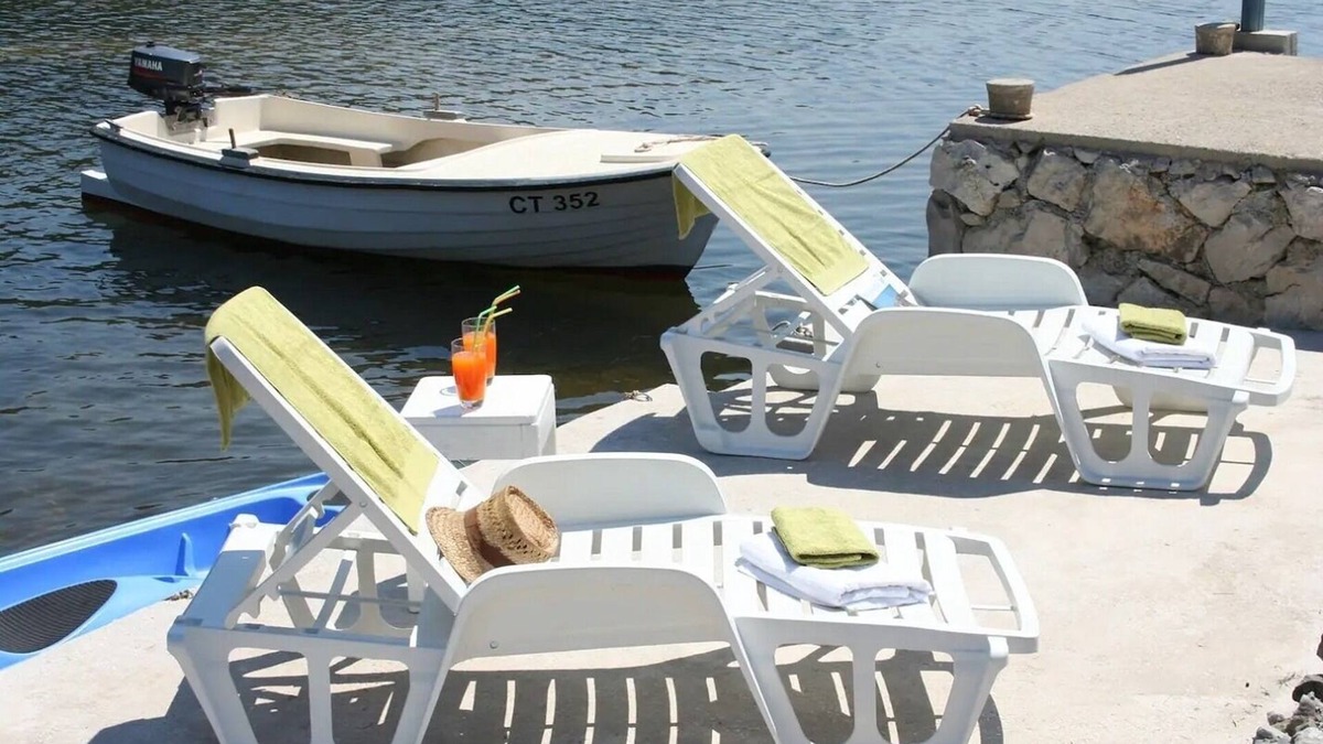 Broce Apartment | Apartment Marin - 40 m from sea: - Ston, Peljesac peninsula, Croatia