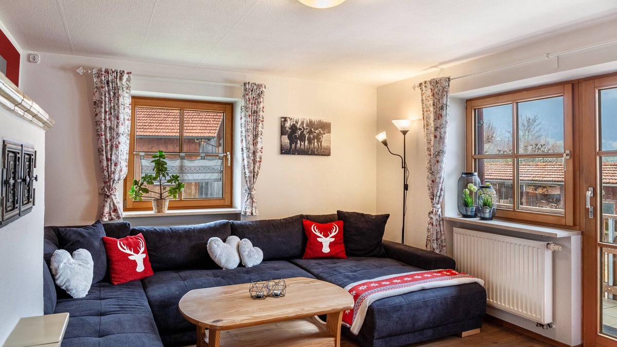 Ried Apartment | Apartment "Mair - Bergblick" with Mountain View, Shared Terrace & Wi-Fi