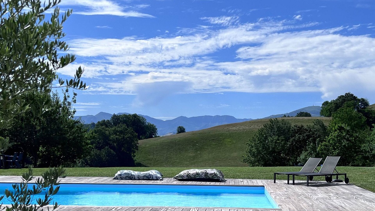 Caro Apartment | Apartment 'Maison Biscaya 4 Pers 2e Étage' with Mountain View, Wi-Fi and Air Conditioning
