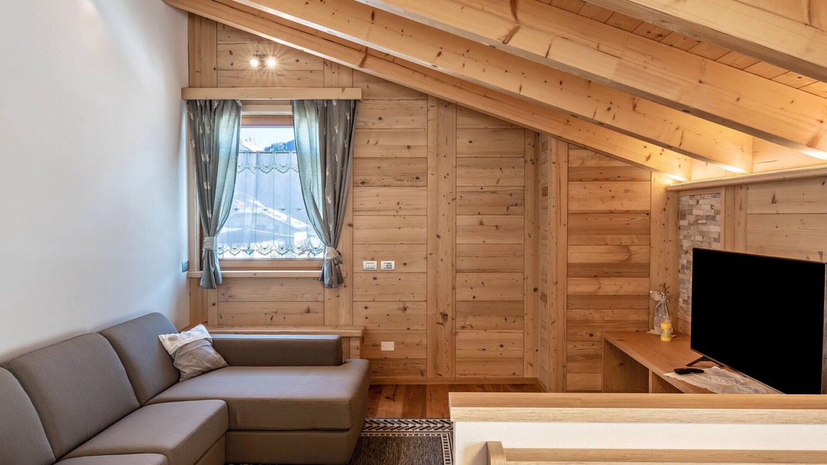 Vigo di Fassa Apartment | Apartment 'Majon De Rita' with Mountain View, Whirlpool and Wi-Fi