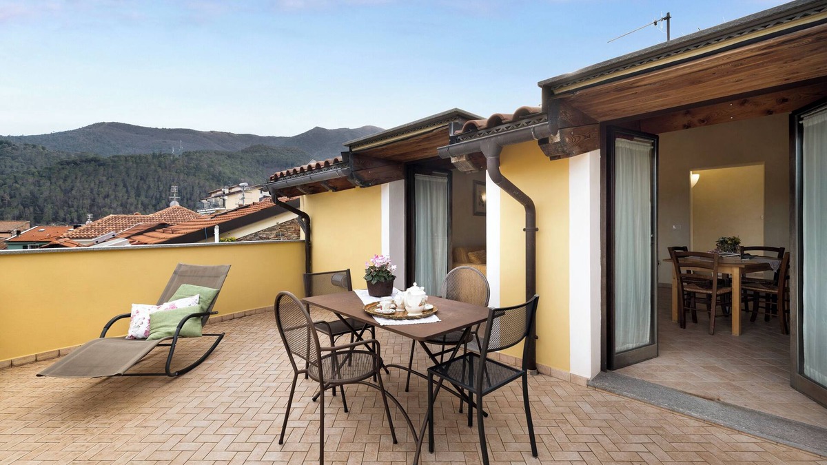 Toirano Apartment | Apartment 'Mandarino Agriturismo La Ferla' with Sea View, Private Terrace and Air Conditioning