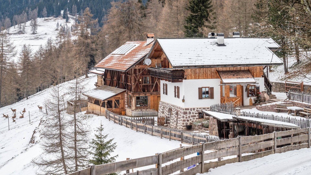 Renon Apartment | Apartment 'Manuelas Hofschank' with Mountain View, Private Terrace and Wi-Fi