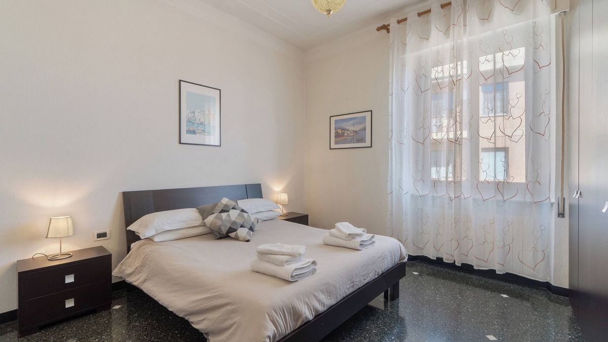 Voltri Apartment | Apartment 'Mare E Monti' with Sea View, Wi-Fi and Air Conditioning